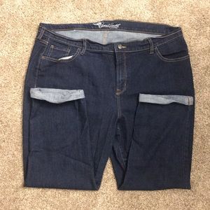 3/4 length dark blue jeans